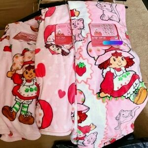 Strawberry Shortcake Blankets 🍓